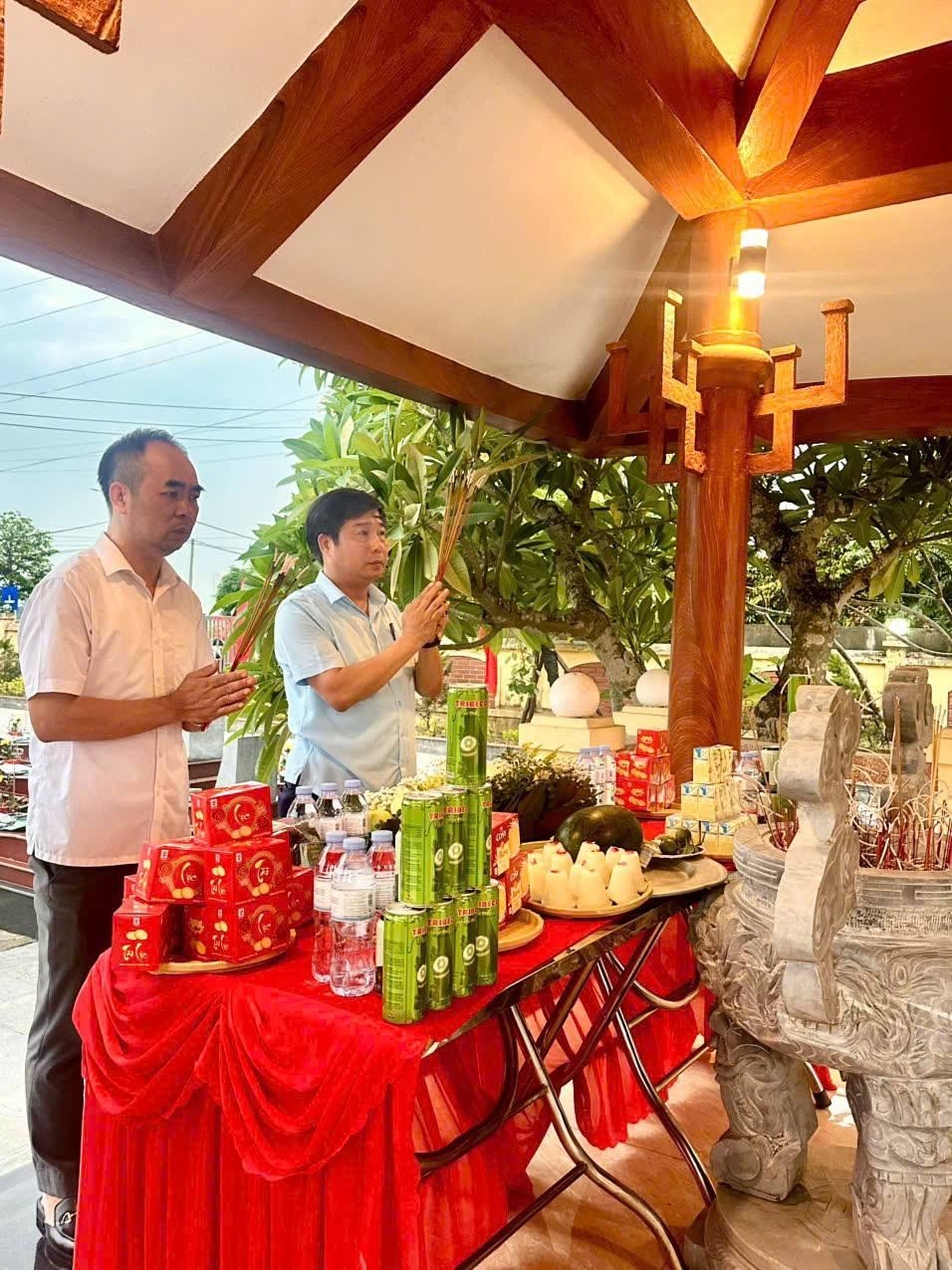 LỄ THẮP NẾN TRI ÂN VÀ DÂNG HƯƠNG TƯỞNG NIỆM CÁC ANH HÙNG LIỆT SỸ NHÂN DỊP KỶ NIỆM 78 NĂM NGÀY THƯƠNG BINH - LIỆT SỸ